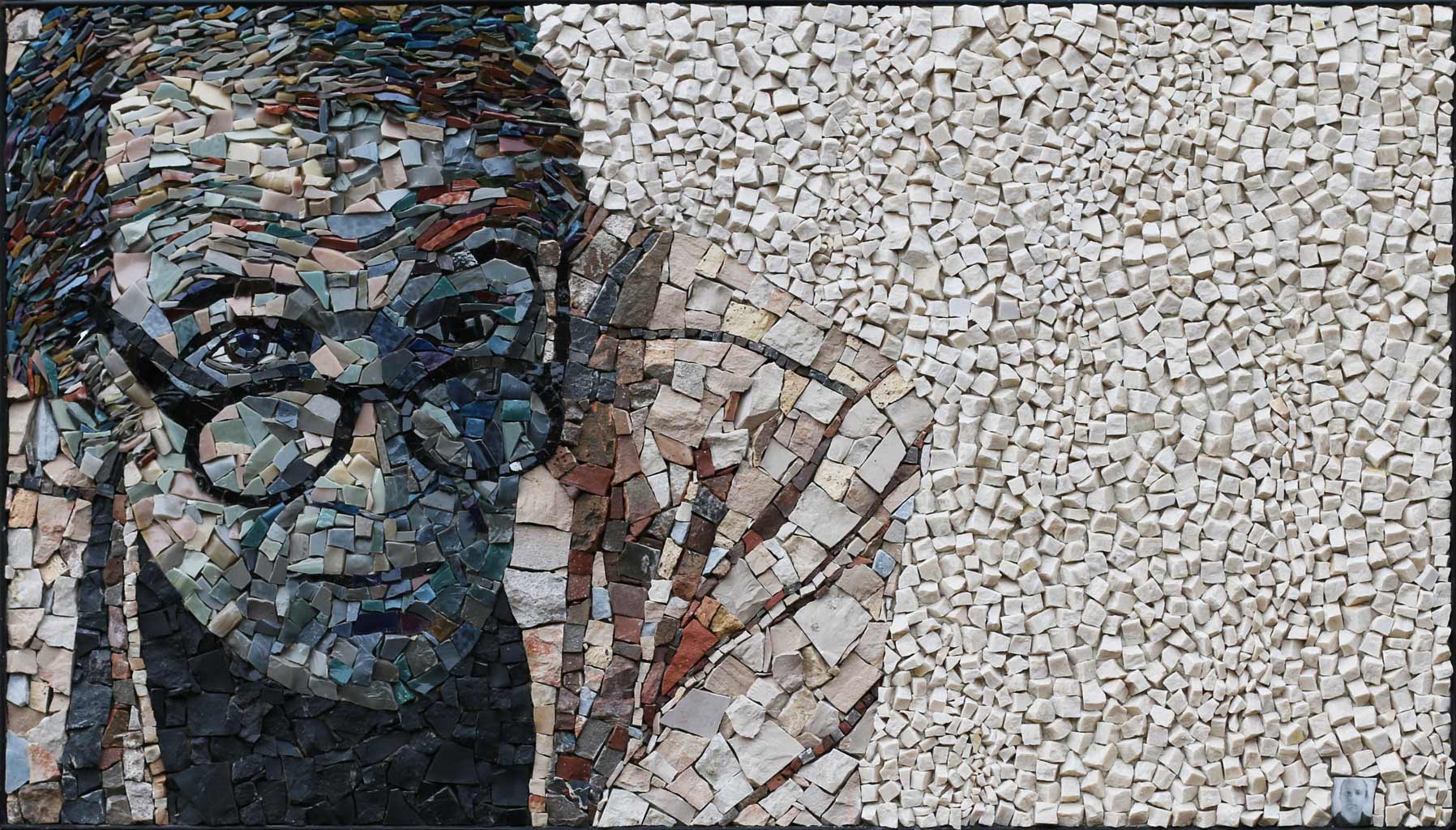 L’identité questionnée par les mosaïques photographiques de Clément Mitéran